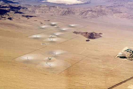 Artist's impression of CSP clusters in desert area (Source: BrightSource Energy)